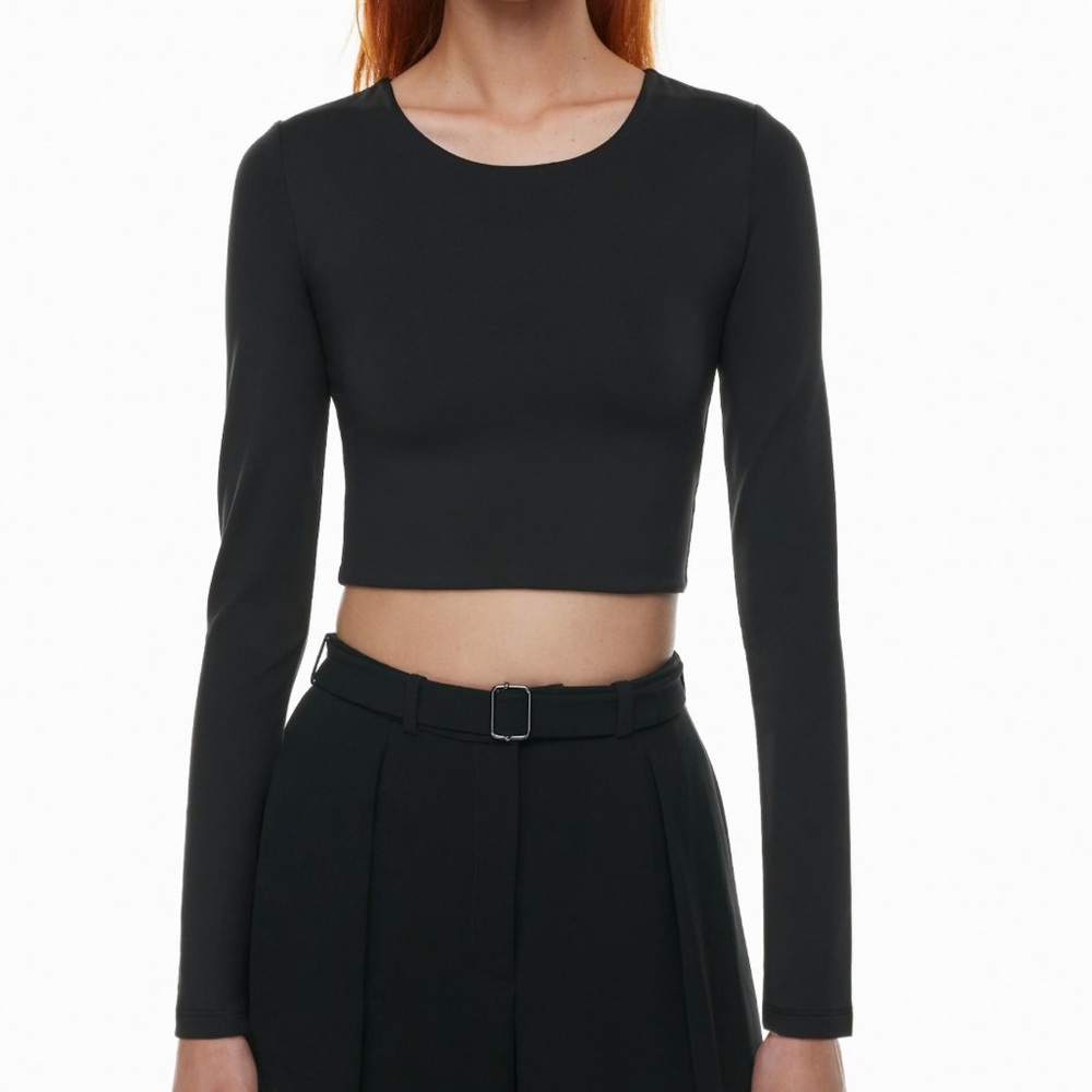 Babaton Contour Black Crop Long Sleeve